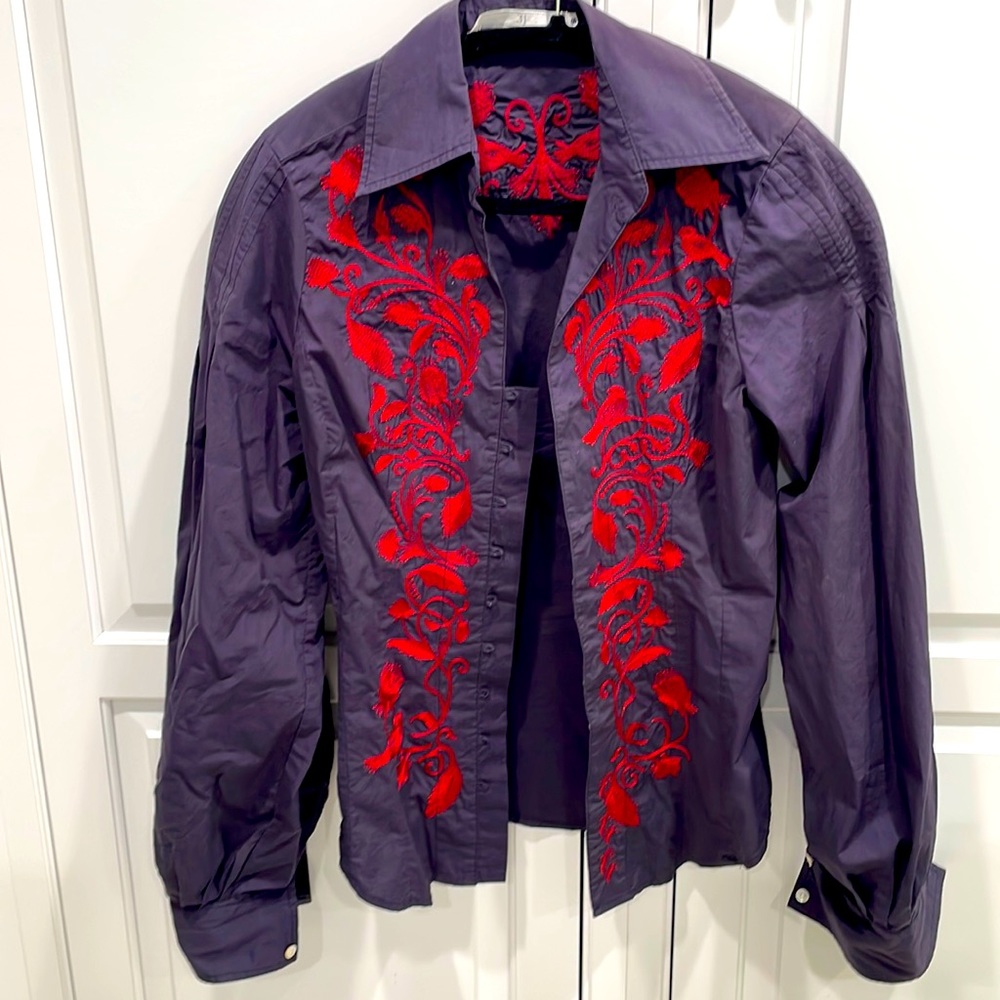 Johnny Was 3j shirt, worn once! Great poplin cotton with stunning embroidery S